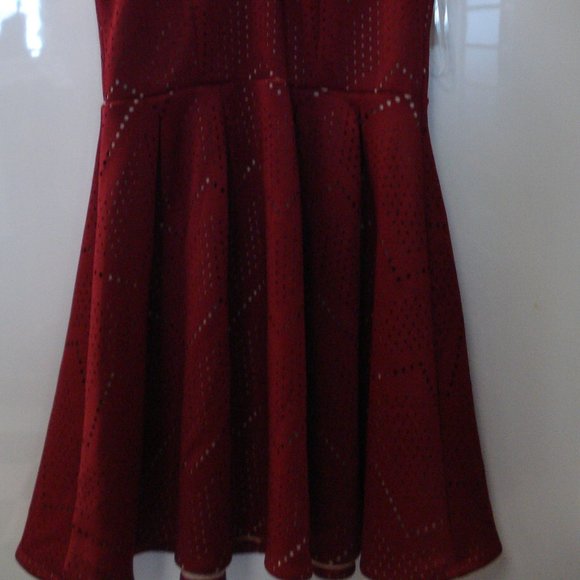 Juniors' Laser-Cutout Halter Fit & Flare Dress - Picture 3 of 4